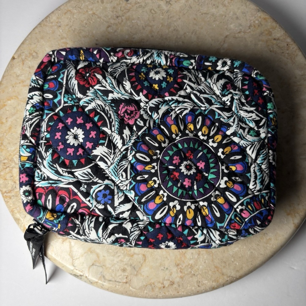 Vera Bradley Zip Around Jewelry Folio Stained Glass Medallion EUC VB